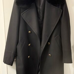 Like New Zara Elegant Black Double-Breasted Coat with Fur Collar🔥
